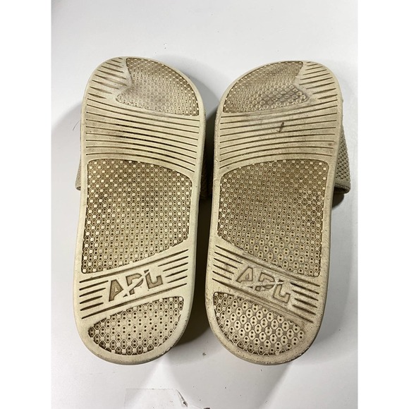 Sandals_&_Flip_Flops